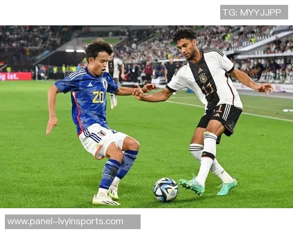 日本国家男子足球队的崛起与挑战：探索他们在国际赛场上的表现与未来发展