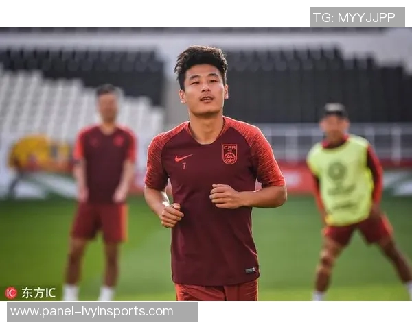 深入解析足球赛事动态与数据驱动的精准预测方法探讨